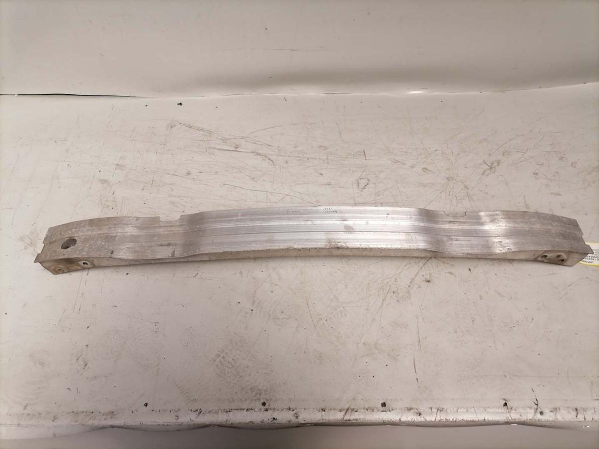 Audi A3 8P original Tr&auml;ger Verst&auml;rkung Sto&szlig;stange Stossf&auml;nger vorn Bj.2011